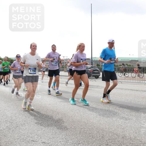 29.06.2025 - hella hamburg halbmarathon Lena Gebhardt http://msf.ph/oto/8366099 29.06.2025 10:39:28 Lombardsbrücke 372, 3461, 13461, 13519, 11381, 1760, 11382, 4659, 1760, 1856, 1883, 2092, 2571, 2574, 2578, 2843, 2893, 2976, 2998, 3275, 3353, 3727, 3745, 4298, 4410, 4523, 4603, 4609, 4659, 4855, 4882, 5045, 5701, 6062, 6112, 6321, 6342, 6343, 6427, 6428, 6611, 6719, 6726, 6739, 6748, 7053, 7125, 7199, 7341, 7429, 7501, 7506, 7524, 7589, 7684, 7815, 8203, 8243, 8457, 8995, 9393, 9420, 9446, 9569, 9698, 9747, 9777, 9974, 9977, 10001, 10072, 10315, 10512, 10516, 13060 meine-sportfotos.de