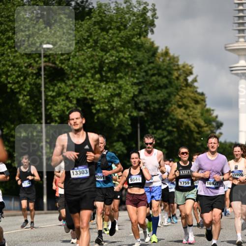 29.06.2025 - hella hamburg halbmarathon Dr. Thomas Lammeyer http://msf.ph/oto/8366103 29.06.2025 09:57:00 Kennedybrücke 1163, 1176, 1391, 1558, 1759, 2213, 2234, 2365, 2402, 2623, 2788, 3004, 3146, 3186, 4091, 4310, 4553, 4997, 5022, 5623, 5624, 5692, 6071, 6081, 6203, 6375, 6460, 6712, 6903, 7147, 7204, 7322, 7448, 7450, 7765, 8063, 8704, 8819, 9126, 9232, 9303, 9305, 9374, 9534, 9544, 9585, 9794, 10246, 11094, 11291 meine-sportfotos.de