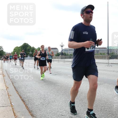 29.06.2025 - hella hamburg halbmarathon Lena Gebhardt http://msf.ph/oto/8366131 29.06.2025 10:14:32 Lombardsbrücke 1890, 10224, 756, 6366, 1194, 1406, 1728, 1890, 2046, 2494, 2990, 3020, 3154, 3454, 3691, 3756, 3834, 3939, 4032, 5191, 5670, 5981, 6028, 6083, 6089, 6287, 6366, 6935, 7209, 7442, 7802, 7840, 7991, 8001, 8055, 8057, 8147, 8409, 8755, 8892, 9173, 9556, 9663, 9709, 9845, 9886, 10224, 10391, 10610, 12467, 12938, 13237, 13285, 13788, 14488, 15840, 16126, 18236, 18239 meine-sportfotos.de