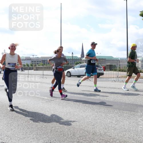29.06.2025 - hella hamburg halbmarathon Lena Gebhardt http://msf.ph/oto/8366186 29.06.2025 10:01:54 Lombardsbrücke 12564, 1180, 9230, 1184, 1329, 1364, 1432, 1453, 1464, 1653, 1722, 1724, 1729, 1881, 1940, 2167, 2591, 2806, 2957, 3039, 3169, 3199, 3663, 4286, 4322, 4328, 4663, 4985, 5547, 5570, 5602, 5603, 5742, 6166, 6281, 6302, 6322, 6327, 6438, 6595, 6921, 7031, 7189, 7223, 7243, 8030, 8191, 8392, 8578, 8691, 8822, 8926, 9230, 9741, 9928, 10177, 10281, 10301, 10882, 10915, 11043, 11938, 12315, 12316, 14471, 14660, 14677, 16420 meine-sportfotos.de