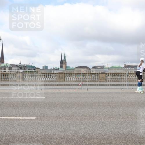 29.06.2025 - hella hamburg halbmarathon Lena Gebhardt http://msf.ph/oto/8366203 29.06.2025 09:10:52 Lombardsbrücke  meine-sportfotos.de
