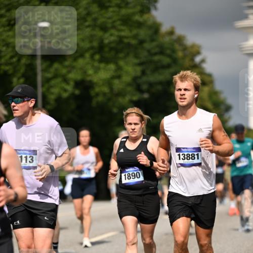 29.06.2025 - hella hamburg halbmarathon Dr. Thomas Lammeyer http://msf.ph/oto/8366208 29.06.2025 10:19:26 Kennedybrücke 1890, 2110, 2494, 2720, 2989, 3417, 4007, 4466, 4492, 4494, 5069, 5271, 5739, 5986, 6248, 6287, 6376, 6576, 7452, 7809, 7810, 8237, 8609, 9113, 9423, 9556, 9657, 9847, 9997, 10775, 10963 meine-sportfotos.de
