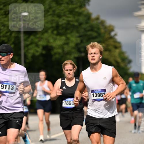 29.06.2025 - hella hamburg halbmarathon Dr. Thomas Lammeyer http://msf.ph/oto/8366250 29.06.2025 10:19:26 Kennedybrücke 1890, 2110, 2494, 2720, 2989, 3417, 4007, 4466, 4492, 4494, 5069, 5271, 5739, 5986, 6248, 6287, 6376, 6576, 7452, 7809, 7810, 8237, 8609, 9113, 9423, 9556, 9657, 9847, 9997, 10775, 10963 meine-sportfotos.de