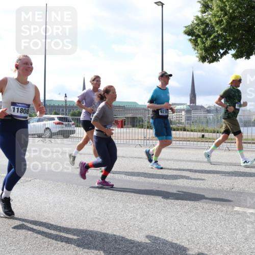 29.06.2025 - hella hamburg halbmarathon Lena Gebhardt http://msf.ph/oto/8366364 29.06.2025 10:01:54 Lombardsbrücke 11808, 9230, 1184, 1329, 1364, 1432, 1453, 1464, 1653, 1722, 1724, 1729, 1881, 1940, 2167, 2591, 2806, 2957, 3039, 3169, 3199, 3663, 4286, 4322, 4328, 4663, 4985, 5547, 5570, 5602, 5603, 5742, 6166, 6281, 6302, 6322, 6327, 6438, 6595, 6921, 7031, 7189, 7223, 7243, 8030, 8191, 8392, 8578, 8691, 8822, 8926, 9230, 9741, 9928, 10177, 10281, 10301, 10882, 10915, 11043, 11938, 12315, 12316, 14471, 14660, 14677, 16420 meine-sportfotos.de