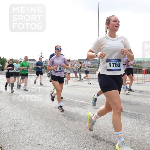 29.06.2025 - hella hamburg halbmarathon Lena Gebhardt http://msf.ph/oto/8366389 29.06.2025 10:39:28 Lombardsbrücke 501, 3727, 13461, 13519, 381, 14114, 1760, 1760, 1856, 1883, 2092, 2571, 2574, 2578, 2843, 2893, 2976, 2998, 3275, 3353, 3727, 3745, 4298, 4410, 4523, 4603, 4609, 4659, 4855, 4882, 5045, 5701, 6062, 6112, 6321, 6342, 6343, 6427, 6428, 6611, 6719, 6726, 6739, 6748, 7053, 7125, 7199, 7341, 7429, 7501, 7506, 7524, 7589, 7684, 7815, 8203, 8243, 8457, 8995, 9393, 9420, 9446, 9569, 9698, 9747, 9777, 9974, 9977, 10001, 10072, 10315, 10512, 10516, 13060 meine-sportfotos.de