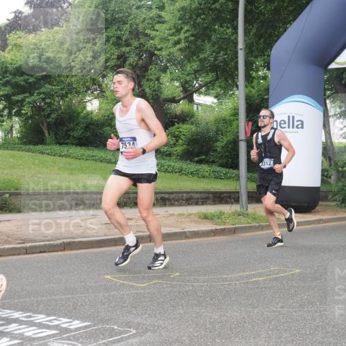 29.06.2025 - hella hamburg halbmarathon KatJ http://msf.ph/oto/8366429 29.06.2025 10:23:05 Zwischen KM18-KM19 1080, 6305, 7534, 8312 meine-sportfotos.de
