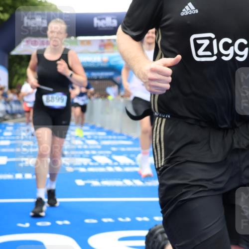 29.06.2025 - hella hamburg halbmarathon Strokosch-Dieckow http://msf.ph/oto/8366488 29.06.2025 10:50:22 Ziel 4127, 4247, 4933, 6795, 8153, 8899, 8921, 11455, 12035, 12624, 12949, 13609, 13690, 14034, 14626, 16000, 16242, 17319, 18394, 18499 meine-sportfotos.de