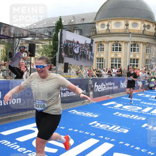 29.06.2025 - hella hamburg halbmarathon Michael Strokosch http://msf.ph/oto/8366495 29.06.2025 10:57:13 Ziel 1387, 1877, 4167, 4261, 4940, 9884, 11612, 13691, 13750, 14139, 14408, 14588, 15110, 15664, 15726, 17617, 17660, 17993, 18208, 19184 meine-sportfotos.de