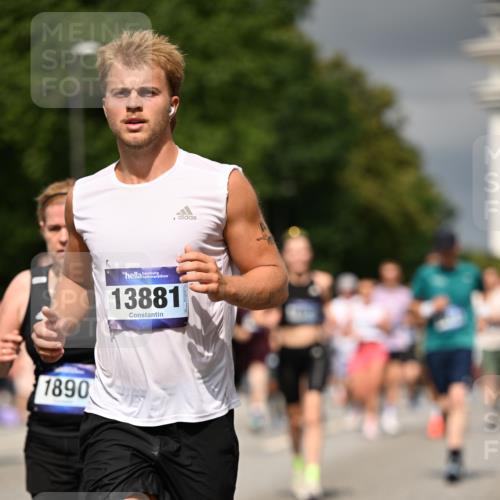 29.06.2025 - hella hamburg halbmarathon Dr. Thomas Lammeyer http://msf.ph/oto/8366548 29.06.2025 10:19:27 Kennedybrücke 1890, 2110, 2494, 2720, 2989, 3417, 4007, 4466, 4492, 4494, 5069, 5271, 5739, 5986, 6248, 6287, 6376, 6576, 7452, 7809, 7810, 8237, 9113, 9423, 9556, 9657, 9847, 9997, 10108, 10775, 10963 meine-sportfotos.de