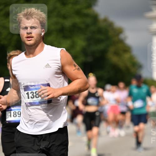 29.06.2025 - hella hamburg halbmarathon Dr. Thomas Lammeyer http://msf.ph/oto/8366573 29.06.2025 10:19:27 Kennedybrücke 1890, 2110, 2494, 2720, 2989, 3417, 4007, 4466, 4492, 4494, 5069, 5271, 5739, 5986, 6248, 6287, 6376, 6576, 7452, 7809, 7810, 8237, 9113, 9423, 9556, 9657, 9847, 9997, 10108, 10775, 10963 meine-sportfotos.de
