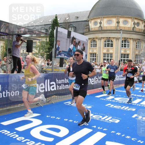 29.06.2025 - hella hamburg halbmarathon Michael Strokosch http://msf.ph/oto/8366688 29.06.2025 10:57:17 Ziel 1387, 1877, 2417, 2676, 4167, 4940, 8585, 9577, 9884, 9934, 10383, 11590, 11612, 13750, 14139, 15110, 15229, 15664, 15726, 17660, 17779, 17848, 17993, 19184 meine-sportfotos.de