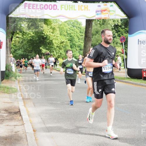 29.06.2025 - hella hamburg halbmarathon MichiJ http://msf.ph/oto/8366751 29.06.2025 10:43:59 Zwischen KM18-KM19 2676, 4833, 4940, 4951, 5570, 6835, 9361, 11083, 11554, 13523, 14867, 15349, 16257, 16261, 17617, 17779, 18388 meine-sportfotos.de