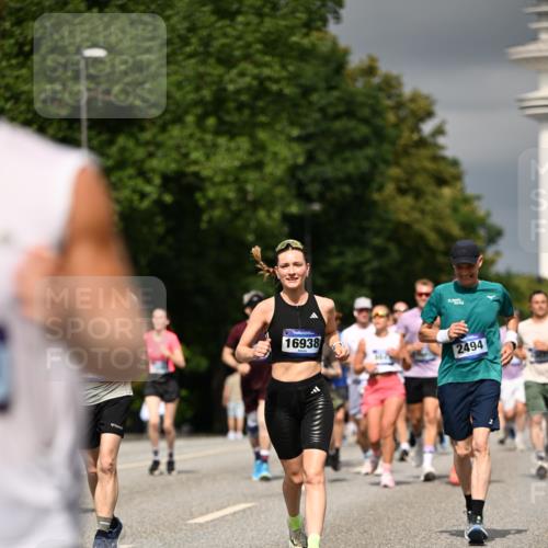 29.06.2025 - hella hamburg halbmarathon Dr. Thomas Lammeyer http://msf.ph/oto/8366795 29.06.2025 10:19:28 Kennedybrücke 1440, 1890, 2110, 2494, 2720, 2989, 3417, 4007, 4466, 4492, 4494, 5069, 5271, 5739, 5986, 6248, 6287, 6376, 6576, 7452, 7809, 7810, 8237, 9113, 9423, 9556, 9657, 9847, 9997, 10108, 10775, 10963 meine-sportfotos.de