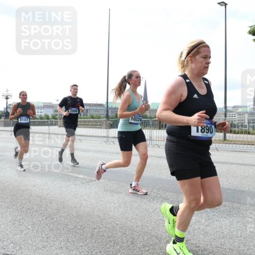 29.06.2025 - hella hamburg halbmarathon Lena Gebhardt http://msf.ph/oto/8366812 29.06.2025 10:14:34 Lombardsbrücke 3020, 6287, 8147, 2990, 10224, 1890, 1071, 1406, 1728, 1890, 2046, 2494, 2601, 2690, 2990, 3020, 3154, 3454, 3691, 3756, 3834, 3939, 4032, 5191, 5670, 5981, 6028, 6083, 6089, 6287, 6366, 6935, 7195, 7209, 7442, 7802, 7840, 7991, 8001, 8055, 8057, 8147, 8409, 8755, 8892, 9173, 9556, 9663, 9709, 9845, 9886, 10224, 10391, 10610, 12467, 12938, 13237, 13285, 14488, 16126 meine-sportfotos.de