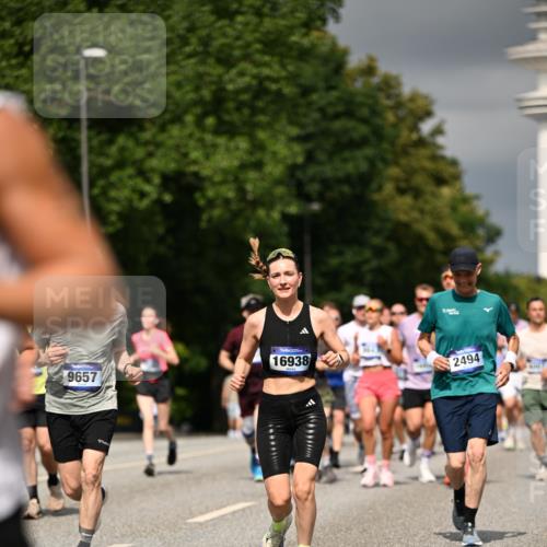 29.06.2025 - hella hamburg halbmarathon Dr. Thomas Lammeyer http://msf.ph/oto/8366813 29.06.2025 10:19:28 Kennedybrücke 1440, 1890, 2110, 2494, 2720, 2989, 3417, 4007, 4466, 4492, 4494, 5069, 5271, 5739, 5986, 6248, 6287, 6376, 6576, 7452, 7809, 7810, 8237, 9113, 9423, 9556, 9657, 9847, 9997, 10108, 10775, 10963 meine-sportfotos.de