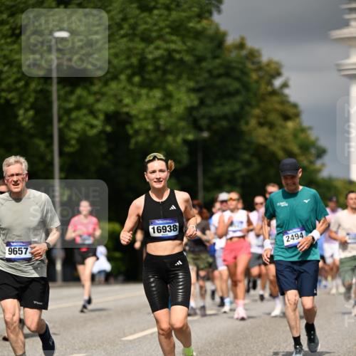 29.06.2025 - hella hamburg halbmarathon Dr. Thomas Lammeyer http://msf.ph/oto/8366855 29.06.2025 10:19:29 Kennedybrücke 1440, 1890, 2110, 2140, 2494, 2720, 2989, 3417, 4007, 4466, 4492, 4494, 5069, 5271, 5739, 5986, 6287, 6376, 6576, 7452, 7809, 7810, 7941, 7942, 8237, 8885, 9113, 9423, 9556, 9657, 9847, 9997, 10108, 10775, 10963 meine-sportfotos.de
