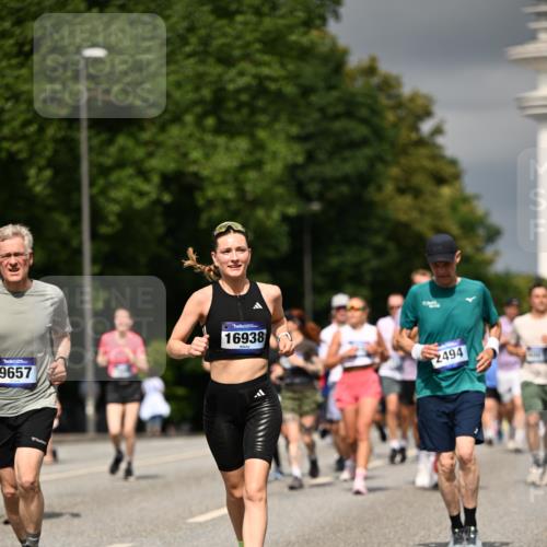 29.06.2025 - hella hamburg halbmarathon Dr. Thomas Lammeyer http://msf.ph/oto/8366861 29.06.2025 10:19:29 Kennedybrücke 1440, 1890, 2110, 2140, 2494, 2720, 2989, 3417, 4007, 4466, 4492, 4494, 5069, 5271, 5739, 5986, 6287, 6376, 6576, 7452, 7809, 7810, 7941, 7942, 8237, 8885, 9113, 9423, 9556, 9657, 9847, 9997, 10108, 10775, 10963 meine-sportfotos.de