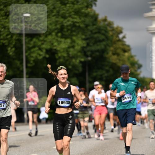 29.06.2025 - hella hamburg halbmarathon Dr. Thomas Lammeyer http://msf.ph/oto/8366865 29.06.2025 10:19:29 Kennedybrücke 1440, 1890, 2110, 2140, 2494, 2720, 2989, 3417, 4007, 4466, 4492, 4494, 5069, 5271, 5739, 5986, 6287, 6376, 6576, 7452, 7809, 7810, 7941, 7942, 8237, 8885, 9113, 9423, 9556, 9657, 9847, 9997, 10108, 10775, 10963 meine-sportfotos.de