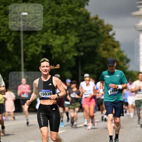29.06.2025 - hella hamburg halbmarathon Dr. Thomas Lammeyer http://msf.ph/oto/8366875 29.06.2025 10:19:29 Kennedybrücke 1440, 1890, 2110, 2140, 2494, 2720, 2989, 3417, 4007, 4466, 4492, 4494, 5069, 5271, 5739, 5986, 6287, 6376, 6576, 7452, 7809, 7810, 7941, 7942, 8237, 8885, 9113, 9423, 9556, 9657, 9847, 9997, 10108, 10775, 10963 meine-sportfotos.de