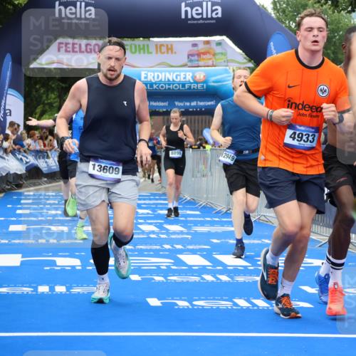 29.06.2025 - hella hamburg halbmarathon Strokosch-Dieckow http://msf.ph/oto/8366911 29.06.2025 10:50:17 Ziel 1119, 4247, 4933, 6795, 7930, 7932, 8899, 8921, 10371, 11607, 12035, 12235, 12949, 13609, 13690, 14034, 15620, 16000, 16242, 18499, 18811, 19040 meine-sportfotos.de