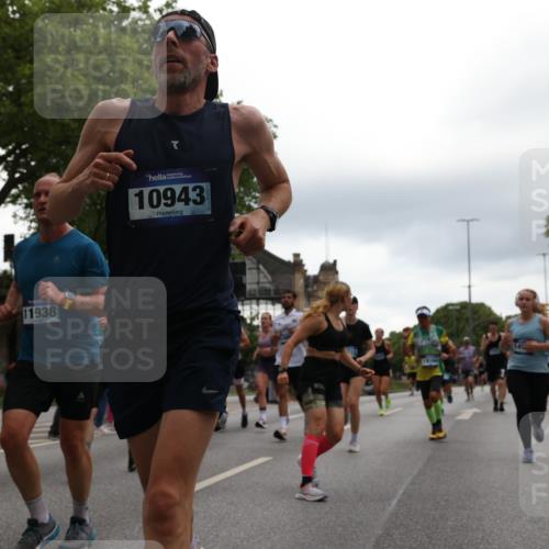 29.06.2025 - hella hamburg halbmarathon Yannick Fuchs http://msf.ph/oto/8366932 29.06.2025 10:53:24 20KM 2006, 2348, 2584, 2957, 2978, 3114, 3181, 3279, 3425, 3983, 4088, 4592, 4796, 5885, 6087, 6220, 6438, 7031, 7223, 7287, 10488, 10587, 10759, 10896, 10943, 11018, 11757, 11935, 11938, 12206, 12261, 12564, 12633, 12736, 12779, 12862, 13583, 13761, 14567, 14732, 14902, 14928, 14965, 15232, 15284, 15785, 16227, 16341, 16754, 16910, 16915, 16980, 17176, 17304, 17503, 17630, 18467, 18485, 18716, 18855, 19015, 19160 meine-sportfotos.de