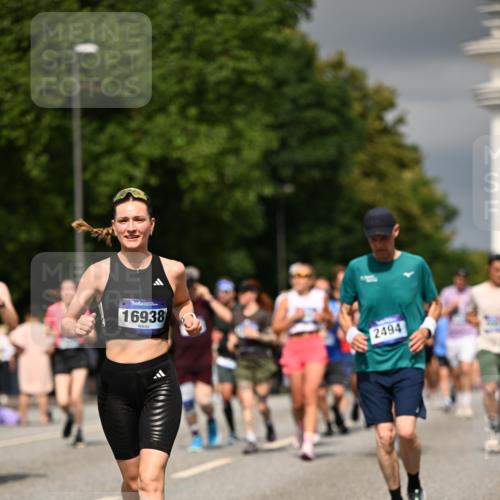 29.06.2025 - hella hamburg halbmarathon Dr. Thomas Lammeyer http://msf.ph/oto/8366949 29.06.2025 10:19:29 Kennedybrücke 1440, 1890, 2110, 2140, 2494, 2720, 2989, 3417, 4007, 4466, 4492, 4494, 5069, 5271, 5739, 5986, 6287, 6376, 6576, 7452, 7809, 7810, 7941, 7942, 8237, 8885, 9113, 9423, 9556, 9657, 9847, 9997, 10108, 10775, 10963 meine-sportfotos.de