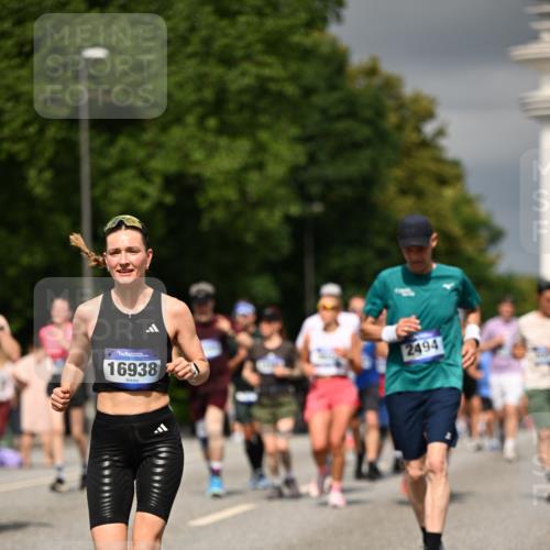 29.06.2025 - hella hamburg halbmarathon Dr. Thomas Lammeyer http://msf.ph/oto/8366957 29.06.2025 10:19:30 Kennedybrücke 1440, 1890, 2110, 2140, 2494, 2720, 2989, 3417, 4007, 4466, 4492, 4494, 5069, 5271, 5739, 5986, 6287, 6376, 6576, 7452, 7809, 7810, 7941, 7942, 8885, 9113, 9423, 9556, 9657, 9847, 9997, 10108, 10775, 10963 meine-sportfotos.de