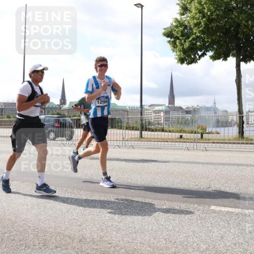29.06.2025 - hella hamburg halbmarathon Lena Gebhardt http://msf.ph/oto/8366965 29.06.2025 10:01:57 Lombardsbrücke 12564, 1184, 1329, 1364, 1432, 1453, 1464, 1653, 1722, 1724, 1729, 1881, 1940, 2167, 2591, 2806, 2957, 3039, 3169, 3199, 4286, 4322, 4328, 4663, 4985, 5547, 5570, 5602, 5603, 5742, 6166, 6281, 6302, 6322, 6327, 6438, 6595, 6921, 7031, 7189, 7223, 7243, 8392, 8578, 8822, 8926, 9156, 9230, 9353, 9741, 9928, 10177, 10281, 10301, 10882, 10915, 11043, 11554, 11938, 12315, 12316, 12491, 14471, 14660, 14677, 16420 meine-sportfotos.de