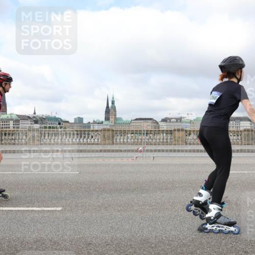 29.06.2025 - hella hamburg halbmarathon Lena Gebhardt http://msf.ph/oto/8367014 29.06.2025 09:10:53 Lombardsbrücke 264, 266 meine-sportfotos.de