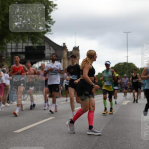 29.06.2025 - hella hamburg halbmarathon Yannick Fuchs http://msf.ph/oto/8367043 29.06.2025 10:53:25 20KM 2348, 2584, 2780, 2957, 2978, 3114, 3279, 3425, 3983, 4088, 4592, 4796, 5885, 6087, 6220, 6438, 7031, 7223, 7287, 10488, 10587, 10759, 10896, 10943, 11018, 11757, 11935, 11938, 12206, 12261, 12564, 12633, 12736, 12779, 12862, 13583, 13706, 13761, 14567, 14732, 14902, 14928, 14965, 15232, 15284, 15785, 16227, 16341, 16754, 16910, 16915, 16980, 17176, 17304, 17503, 17630, 18467, 18485, 18716, 18855, 19015, 19160 meine-sportfotos.de