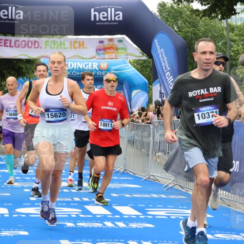 29.06.2025 - hella hamburg halbmarathon Strokosch-Dieckow http://msf.ph/oto/8367126 29.06.2025 10:50:13 Ziel 1119, 1507, 3296, 3562, 4933, 7176, 7930, 7932, 8313, 8921, 10371, 11607, 12203, 12235, 12949, 13282, 13609, 13690, 14034, 14257, 15620, 16000, 16242, 18228, 18499, 18657, 18658, 18811, 19040 meine-sportfotos.de