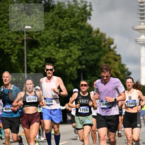 29.06.2025 - hella hamburg halbmarathon Dr. Thomas Lammeyer http://msf.ph/oto/8367148 29.06.2025 09:57:03 Kennedybrücke 1163, 1176, 1391, 1558, 1759, 2213, 2234, 2365, 2402, 2623, 2788, 3004, 3146, 3186, 4091, 4310, 4553, 4997, 5022, 5624, 5692, 6071, 6081, 6203, 6375, 6460, 6712, 6903, 7147, 7204, 7322, 7448, 7450, 7765, 8063, 8819, 9126, 9303, 9305, 9534, 9544, 9585, 9633, 9794, 11094 meine-sportfotos.de
