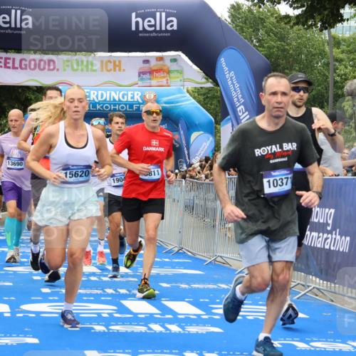 29.06.2025 - hella hamburg halbmarathon Strokosch-Dieckow http://msf.ph/oto/8367179 29.06.2025 10:50:13 Ziel 1119, 1507, 3296, 3562, 4933, 7176, 7930, 7932, 8313, 8921, 10371, 11607, 12203, 12235, 12949, 13282, 13609, 13690, 14034, 14257, 15620, 16000, 16242, 18228, 18499, 18657, 18658, 18811, 19040 meine-sportfotos.de