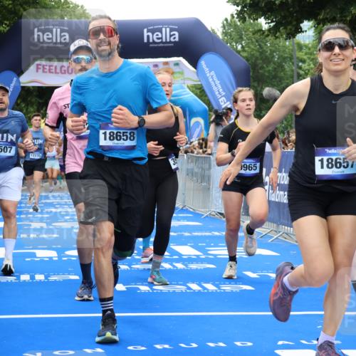 29.06.2025 - hella hamburg halbmarathon Strokosch-Dieckow http://msf.ph/oto/8367315 29.06.2025 10:50:06 Ziel 1119, 1216, 1321, 1507, 2020, 3296, 3562, 7100, 7176, 7657, 8313, 9031, 9213, 9303, 9965, 10371, 11607, 12203, 12235, 12271, 13225, 13282, 13758, 14257, 15620, 16403, 18228, 18657, 18658, 18884, 19112 meine-sportfotos.de