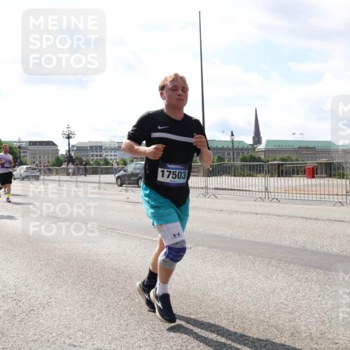 29.06.2025 - hella hamburg halbmarathon Lena Gebhardt http://msf.ph/oto/8367331 29.06.2025 10:01:58 Lombardsbrücke 17952, 17951, 17503, 1184, 1329, 1364, 1432, 1453, 1464, 1653, 1722, 1724, 1729, 1881, 1940, 2167, 2323, 2591, 2806, 2957, 3039, 3169, 3199, 4286, 4322, 4328, 4663, 4985, 5547, 5570, 5602, 5603, 5742, 6166, 6281, 6302, 6322, 6327, 6438, 6595, 6921, 7031, 7189, 7223, 7243, 8392, 8578, 8822, 8926, 9156, 9230, 9353, 9741, 9928, 10177, 10281, 10301, 10882, 10915, 11043, 11554, 11938, 12315, 12316, 12491, 14471, 14660, 14677, 16420 meine-sportfotos.de
