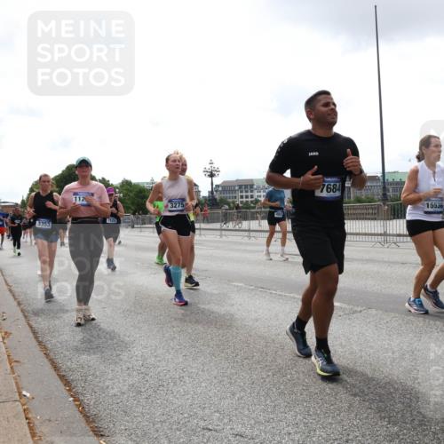 29.06.2025 - hella hamburg halbmarathon Lena Gebhardt http://msf.ph/oto/8367335 29.06.2025 10:39:32 Lombardsbrücke 3353, 112, 7524, 3275, 7684, 15536, 1760, 1856, 1883, 2092, 2571, 2574, 2578, 2843, 2893, 2976, 2998, 3046, 3275, 3353, 3727, 4298, 4523, 4603, 4609, 4659, 4752, 4855, 4882, 5045, 5701, 6112, 6321, 6342, 6343, 6427, 6428, 6611, 6719, 6726, 6739, 6748, 7053, 7125, 7199, 7341, 7429, 7501, 7506, 7524, 7589, 7684, 7815, 8203, 8243, 8457, 8995, 9393, 9420, 9446, 9569, 9698, 9747, 9777, 9974, 9977, 10001, 10315, 10441, 10512, 10516 meine-sportfotos.de