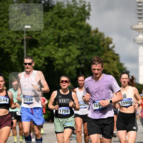 29.06.2025 - hella hamburg halbmarathon Dr. Thomas Lammeyer http://msf.ph/oto/8367357 29.06.2025 09:57:03 Kennedybrücke 1163, 1176, 1391, 1558, 1759, 2213, 2234, 2365, 2402, 2623, 2788, 3004, 3146, 3186, 4091, 4310, 4553, 4997, 5022, 5624, 5692, 6071, 6081, 6203, 6375, 6460, 6712, 6903, 7147, 7204, 7322, 7448, 7450, 7765, 8063, 8819, 9126, 9303, 9305, 9534, 9544, 9585, 9633, 9794, 11094 meine-sportfotos.de