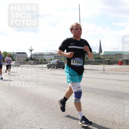 29.06.2025 - hella hamburg halbmarathon Lena Gebhardt http://msf.ph/oto/8367368 29.06.2025 10:01:58 Lombardsbrücke 17951, 17503, 1184, 1329, 1364, 1432, 1453, 1464, 1653, 1722, 1724, 1729, 1881, 1940, 2167, 2323, 2591, 2806, 2957, 3039, 3169, 3199, 4286, 4322, 4328, 4663, 4985, 5547, 5570, 5602, 5603, 5742, 6166, 6281, 6302, 6322, 6327, 6438, 6595, 6921, 7031, 7189, 7223, 7243, 8392, 8578, 8822, 8926, 9156, 9230, 9353, 9741, 9928, 10177, 10281, 10301, 10882, 10915, 11043, 11554, 11938, 12315, 12316, 12491, 14471, 14660, 14677, 16420 meine-sportfotos.de