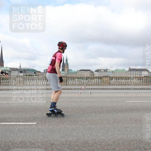 29.06.2025 - hella hamburg halbmarathon Lena Gebhardt http://msf.ph/oto/8367404 29.06.2025 09:10:54 Lombardsbrücke 26 meine-sportfotos.de