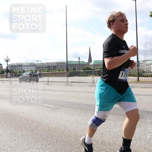 29.06.2025 - hella hamburg halbmarathon Lena Gebhardt http://msf.ph/oto/8367421 29.06.2025 10:01:58 Lombardsbrücke 179, 4286, 1750, 1184, 1329, 1364, 1432, 1453, 1464, 1653, 1722, 1724, 1729, 1881, 1940, 2167, 2323, 2591, 2806, 2957, 3039, 3169, 3199, 4286, 4322, 4328, 4663, 4985, 5547, 5570, 5602, 5603, 5742, 6166, 6281, 6302, 6322, 6327, 6438, 6595, 6921, 7031, 7189, 7223, 7243, 8392, 8578, 8822, 8926, 9156, 9230, 9353, 9741, 9928, 10177, 10281, 10301, 10882, 10915, 11043, 11554, 11938, 12315, 12316, 12491, 14471, 14660, 14677, 16420 meine-sportfotos.de
