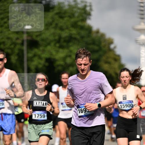 29.06.2025 - hella hamburg halbmarathon Dr. Thomas Lammeyer http://msf.ph/oto/8367425 29.06.2025 09:57:04 Kennedybrücke 1163, 1176, 1391, 1558, 1759, 2213, 2234, 2365, 2402, 2623, 2788, 2890, 3004, 3146, 3186, 4091, 4310, 4553, 4997, 5022, 5624, 5692, 6071, 6081, 6203, 6375, 6460, 6712, 6903, 7147, 7204, 7322, 7448, 7450, 8063, 8819, 9126, 9303, 9305, 9544, 9585, 9633, 9794, 11094, 11283 meine-sportfotos.de
