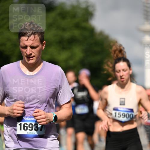 29.06.2025 - hella hamburg halbmarathon Dr. Thomas Lammeyer http://msf.ph/oto/8367513 29.06.2025 09:57:05 Kennedybrücke 1163, 1176, 1391, 1558, 1759, 2234, 2365, 2402, 2623, 2788, 2890, 3004, 3146, 3186, 4091, 4310, 4553, 4997, 5022, 5624, 5692, 6071, 6081, 6203, 6375, 6460, 6575, 6903, 7147, 7204, 7322, 7448, 7450, 8063, 8819, 9126, 9303, 9305, 9544, 9633, 9794, 11094, 11283 meine-sportfotos.de