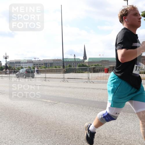 29.06.2025 - hella hamburg halbmarathon Lena Gebhardt http://msf.ph/oto/8367521 29.06.2025 10:01:58 Lombardsbrücke 1795, 4286, 17, 1184, 1329, 1364, 1432, 1453, 1464, 1653, 1722, 1724, 1729, 1881, 1940, 2167, 2323, 2591, 2806, 2957, 3039, 3169, 3199, 4286, 4322, 4328, 4663, 4985, 5547, 5570, 5602, 5603, 5742, 6166, 6281, 6302, 6322, 6327, 6438, 6595, 6921, 7031, 7189, 7223, 7243, 8392, 8578, 8822, 8926, 9156, 9230, 9353, 9741, 9928, 10177, 10281, 10301, 10882, 10915, 11043, 11554, 11938, 12315, 12316, 12491, 14471, 14660, 14677, 16420 meine-sportfotos.de