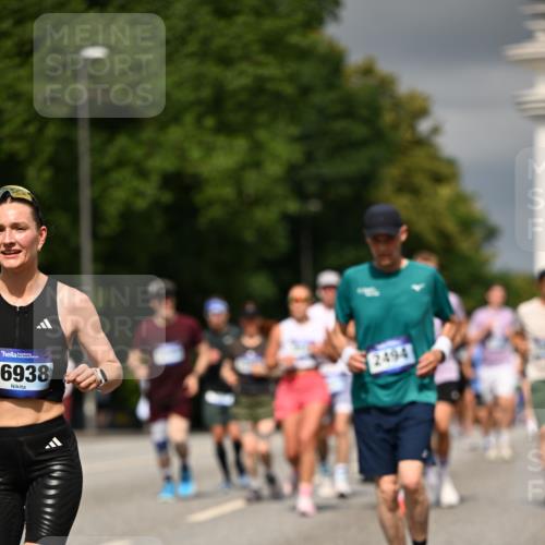 29.06.2025 - hella hamburg halbmarathon Dr. Thomas Lammeyer http://msf.ph/oto/8367590 29.06.2025 10:19:30 Kennedybrücke 1440, 1890, 2110, 2140, 2494, 2720, 2989, 3417, 4007, 4466, 4492, 4494, 5069, 5271, 5739, 5986, 6287, 6376, 6576, 7452, 7809, 7810, 7941, 7942, 8885, 9113, 9423, 9556, 9657, 9847, 9997, 10108, 10775, 10963 meine-sportfotos.de