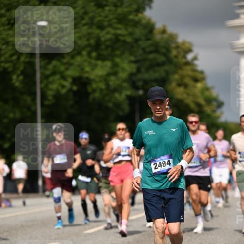 29.06.2025 - hella hamburg halbmarathon Dr. Thomas Lammeyer http://msf.ph/oto/8367643 29.06.2025 10:19:31 Kennedybrücke 1440, 1890, 2110, 2140, 2494, 2720, 2989, 3417, 4007, 4466, 4492, 4494, 5069, 5739, 5986, 6287, 6376, 6576, 7452, 7809, 7810, 7941, 7942, 8885, 9113, 9423, 9556, 9657, 9847, 9997, 10108, 10775, 10963 meine-sportfotos.de