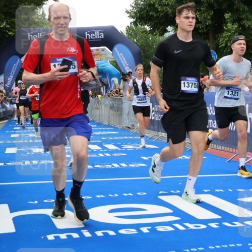 29.06.2025 - hella hamburg halbmarathon Strokosch-Dieckow http://msf.ph/oto/8367649 29.06.2025 10:50:01 Ziel 1216, 1321, 1507, 2020, 2540, 3562, 3692, 3852, 7100, 7657, 8313, 8454, 9031, 9213, 9303, 9491, 9965, 12203, 12271, 12527, 12733, 13225, 13282, 13758, 14257, 16403, 16716, 16732, 16887, 18228, 18657, 18658, 18884, 19112 meine-sportfotos.de