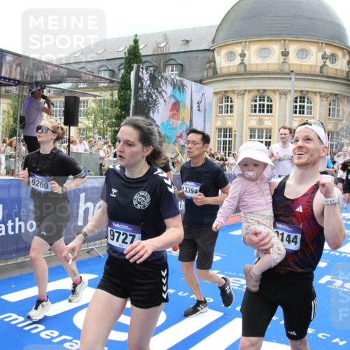 29.06.2025 - hella hamburg halbmarathon Michael Strokosch http://msf.ph/oto/8367710 29.06.2025 10:57:31 Ziel 3435, 5015, 5134, 5728, 6281, 6302, 8393, 9727, 12144, 13245, 13394, 15695, 16093, 16830, 17160, 17758, 17828 meine-sportfotos.de