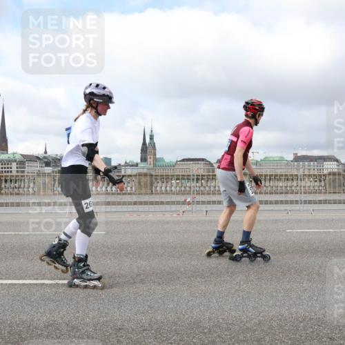 29.06.2025 - hella hamburg halbmarathon Lena Gebhardt http://msf.ph/oto/8367711 29.06.2025 09:10:54 Lombardsbrücke 26 meine-sportfotos.de