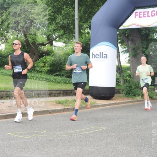 29.06.2025 - hella hamburg halbmarathon KatJ http://msf.ph/oto/8367766 29.06.2025 10:23:13 Zwischen KM18-KM19 5550, 7901 meine-sportfotos.de