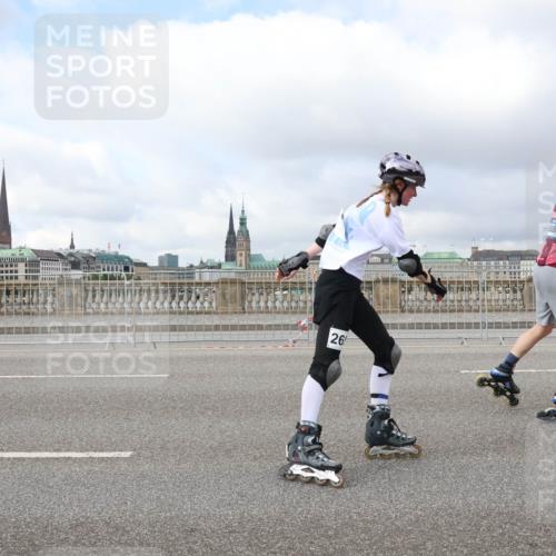 29.06.2025 - hella hamburg halbmarathon Lena Gebhardt http://msf.ph/oto/8367931 29.06.2025 09:10:54 Lombardsbrücke 26 meine-sportfotos.de